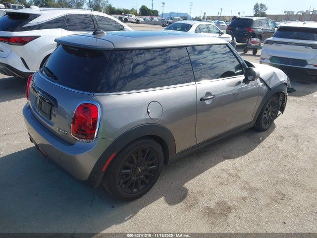 2019 MINI HARDTOP WMWXP5C59K2L06584 Photo 3