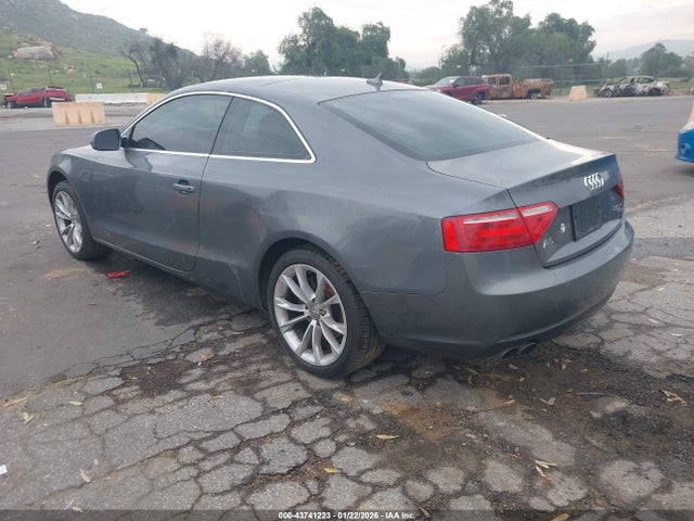 2013 AUDI A5 WAUCFAFR3DA055031 Photo 2