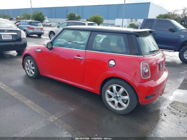 2010 MINI COOPER S WMWMF7C58ATZ74239 Photo 2