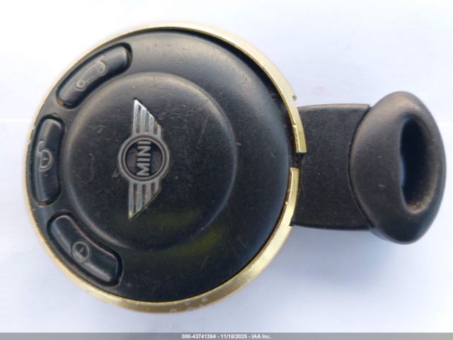 2011 MINI COOPER CLUBMAN WMWZF3C56BTY00069 Photo 10