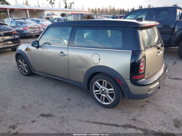 2011 MINI COOPER CLUBMAN WMWZF3C56BTY00069 Photo 2