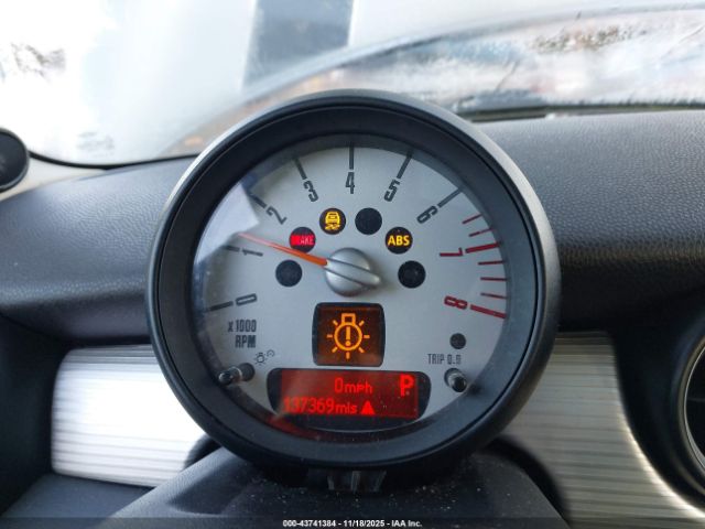 2011 MINI COOPER CLUBMAN WMWZF3C56BTY00069 Photo 6