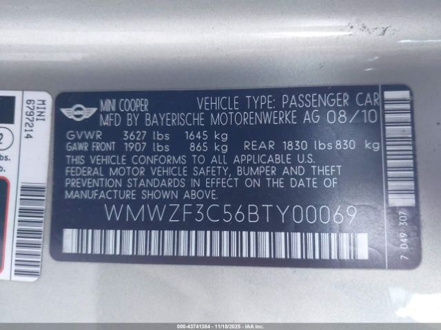 2011 MINI COOPER CLUBMAN WMWZF3C56BTY00069 Photo 8