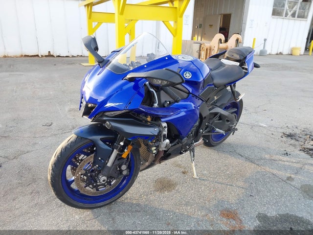Yamaha YZFR1 2023 JYARN66E6PA003399 Image 2