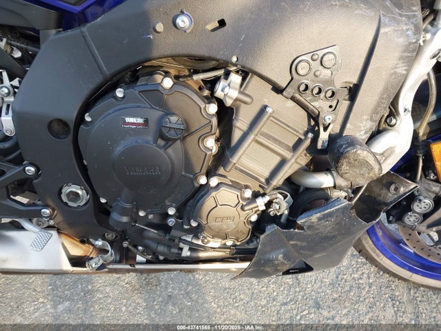 Yamaha YZFR1 2023 JYARN66E6PA003399 Image 8