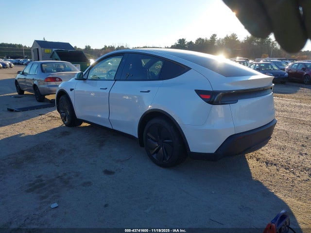2026 TESLA MODEL Y 7SAYGDEE2TA387988 Photo 2