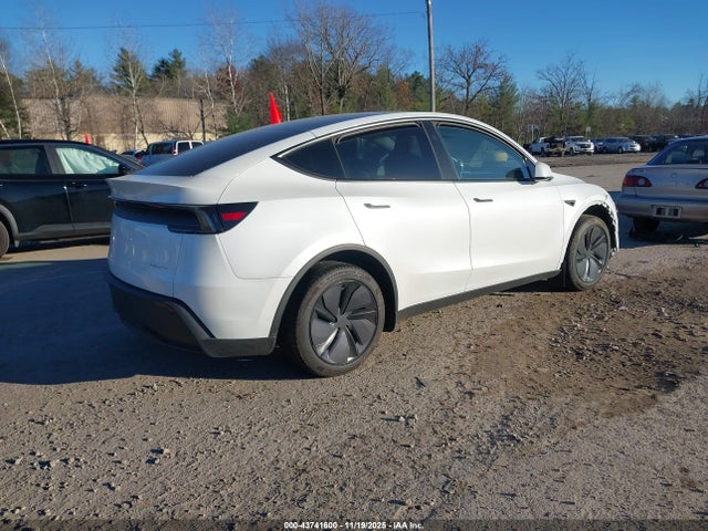 2026 TESLA MODEL Y 7SAYGDEE2TA387988 Photo 3