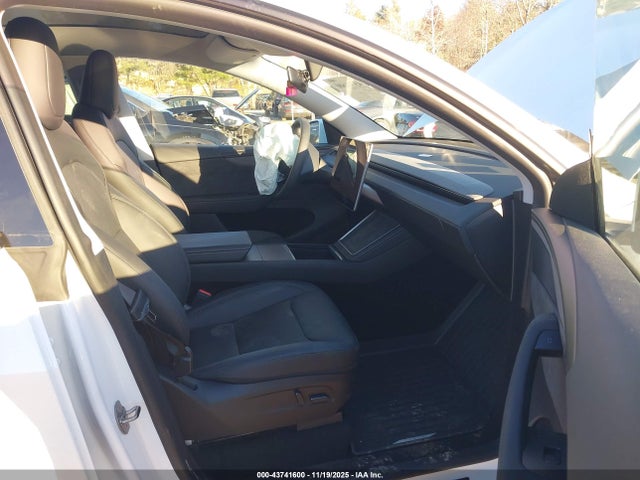 2026 TESLA MODEL Y 7SAYGDEE2TA387988 Photo 4