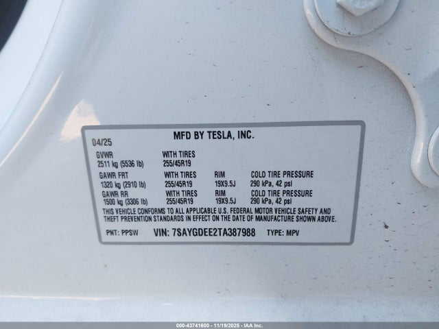 2026 TESLA MODEL Y 7SAYGDEE2TA387988 Photo 8