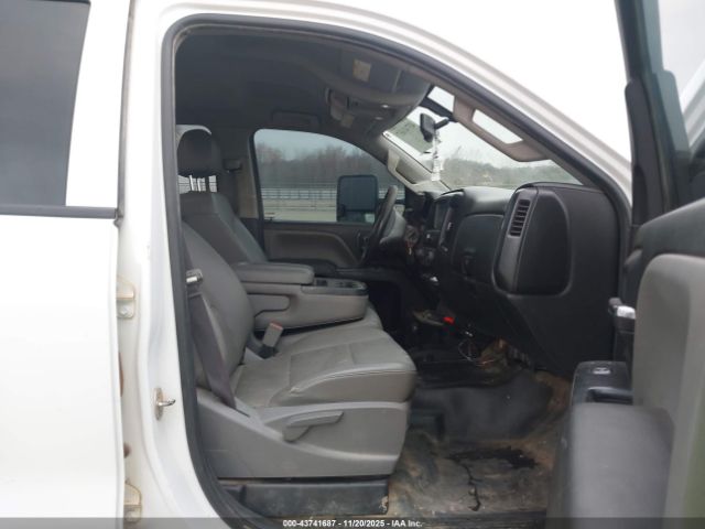 2017 CHEVROLET SILVERADO 2500HD 1GC1KUEYXHF185364 Photo 4