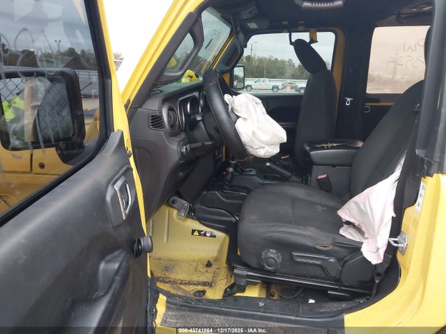 1C4GJXAG7JW281387 Jeep Wrangler Sport 4x4