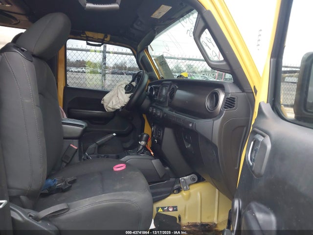 1C4GJXAG7JW281387 Jeep Wrangler Sport 4x4