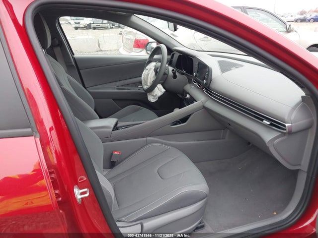 43741946 :رقم المزاد ، KMHLM4AJ8NU027944 vin ، 2022 Hyundai Elantra Hybrid Blue مزاد بيع