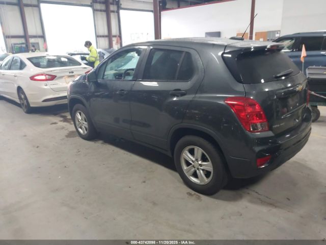 2019 CHEVROLET TRAX 3GNCJNSB7KL388315 Photo 2