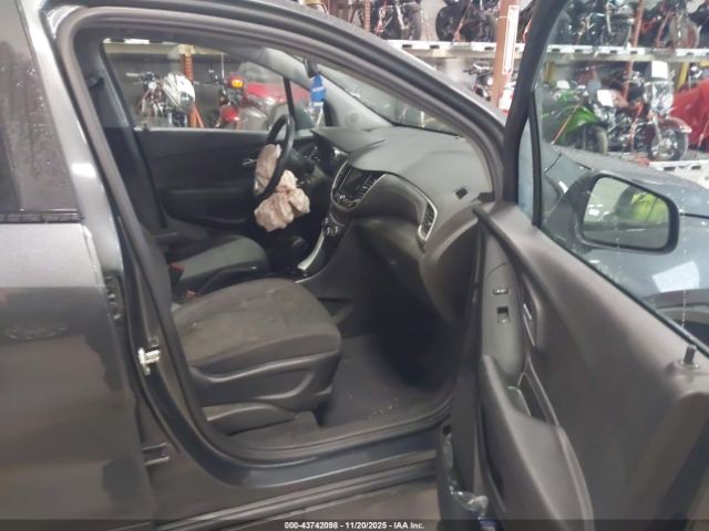 2019 CHEVROLET TRAX 3GNCJNSB7KL388315 Photo 4