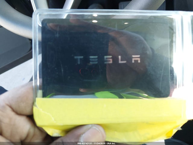 2025 TESLA MODEL 3 5YJ3E1EAXSF021349 Photo 10