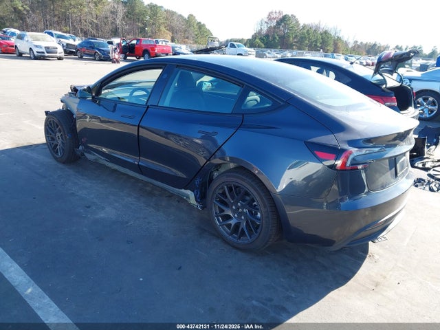 2025 TESLA MODEL 3 5YJ3E1EAXSF021349 Photo 2