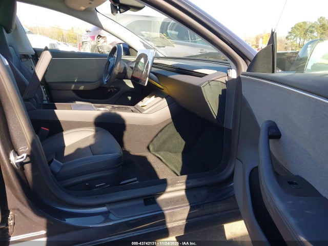 2025 TESLA MODEL 3 5YJ3E1EAXSF021349 Photo 4