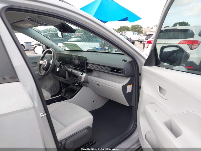 2024 HYUNDAI KONA ELECTRIC KM8HC3A69RU010672 Photo 4