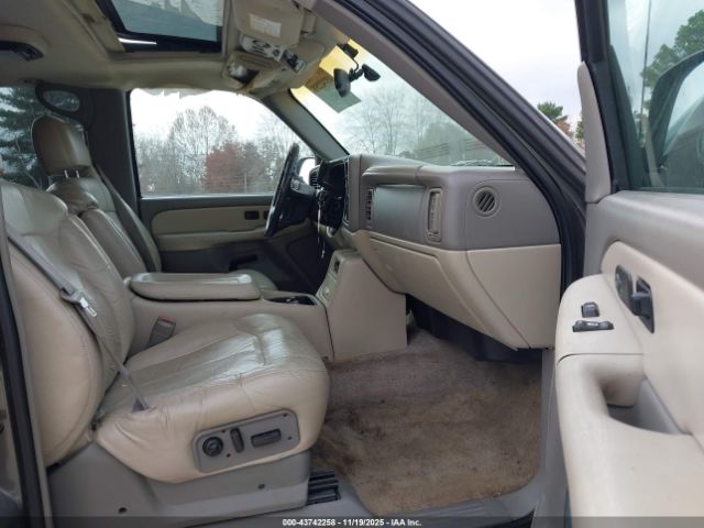 2001 CHEVROLET SUBURBAN 1500 1GNEC16T91J217280 Photo 4