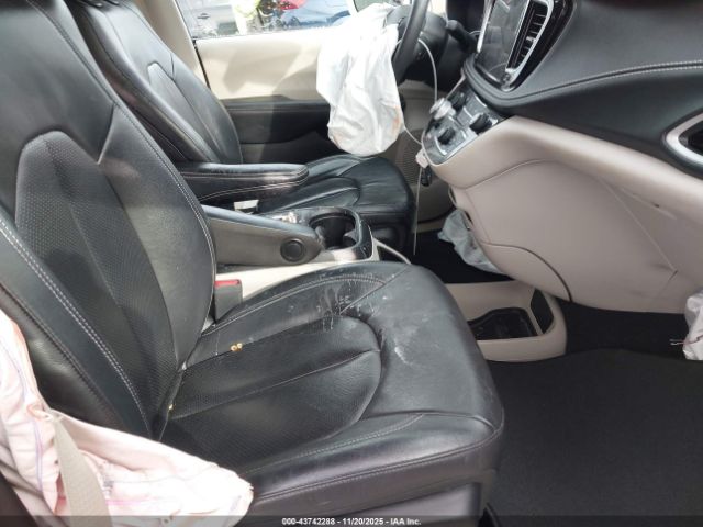 2022 CHRYSLER PACIFICA 2C4RC1BG8NR126585 Photo 4