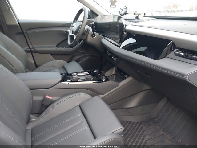 2025 AUDI Q6 E-TRON WA124BGF7SA066443 Photo 4