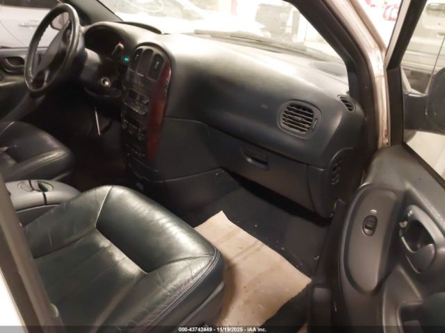 2001 CHRYSLER TOWN & COUNTRY 2C4GP54L91R199388 Photo 4