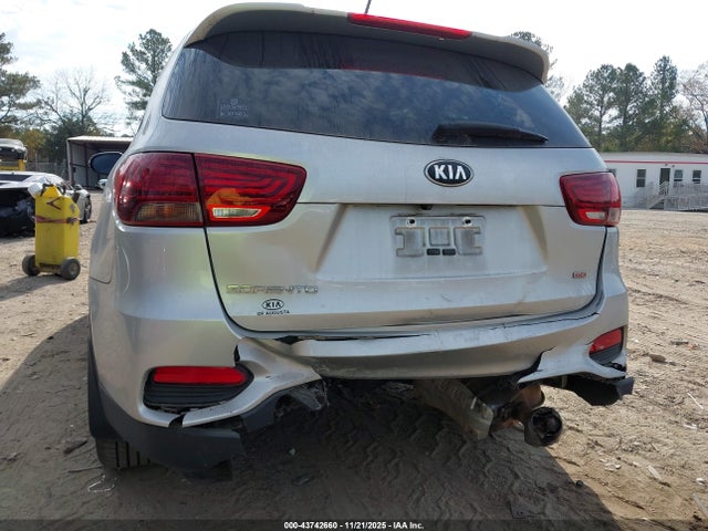 43742660 :رقم المزاد ، 5XYPG4A36KG584153 vin ، 2019 Kia Sorento 2.4l L مزاد بيع