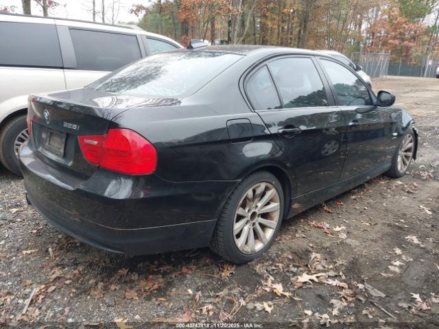 2011 BMW 328I WBAPK5C59BA656124 Photo 3