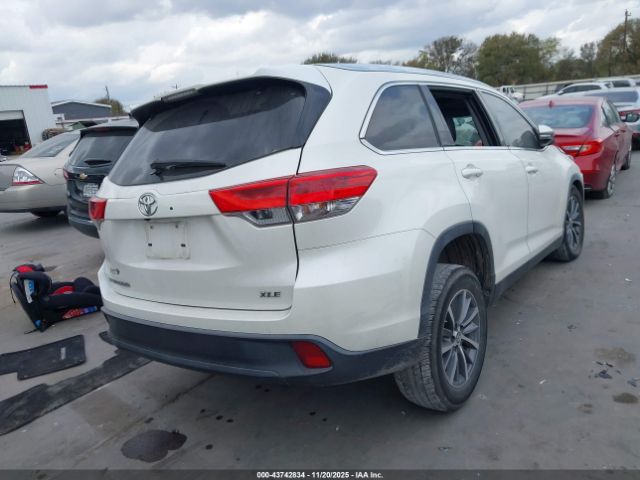 2019 TOYOTA HIGHLANDER 5TDKZRFH7KS571050 Photo 3