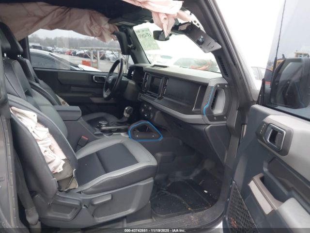2023 FORD BRONCO 1FMDE5AP4PLB98565 Photo 4