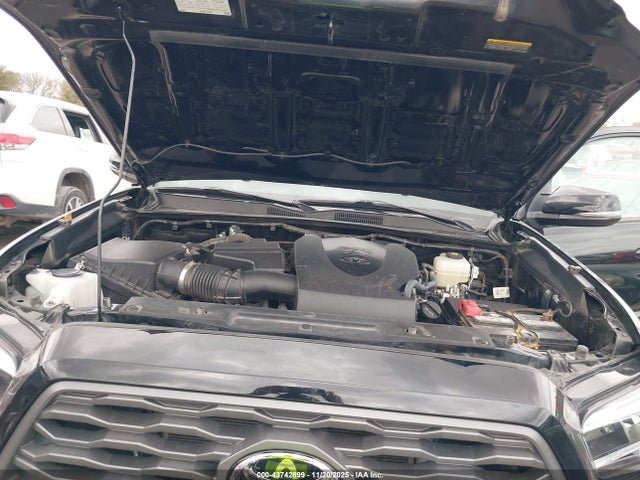 Продажа на аукционе авто 2022 Toyota Tacoma Trd Off Road, vin: 3TMCZ5AN6NM477255, номер лота: 43742899