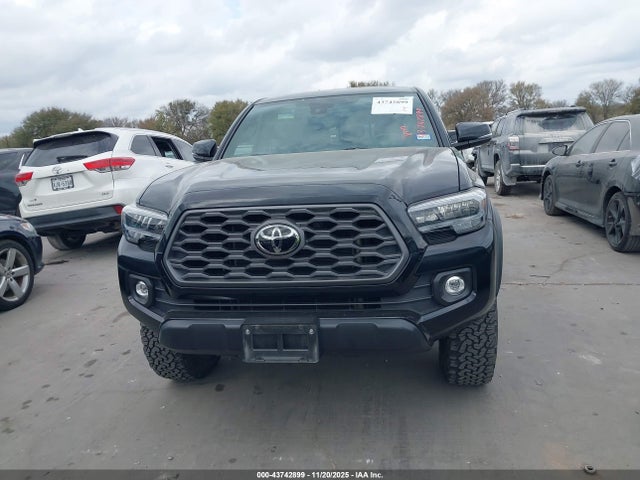 Продажа на аукционе авто 2022 Toyota Tacoma Trd Off Road, vin: 3TMCZ5AN6NM477255, номер лота: 43742899