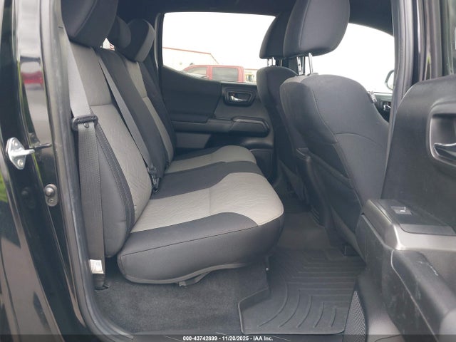 Продажа на аукционе авто 2022 Toyota Tacoma Trd Off Road, vin: 3TMCZ5AN6NM477255, номер лота: 43742899