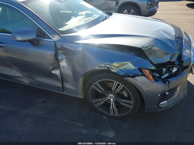 2021 VOLVO S60 7JR102FL8MG092880 Photo 5