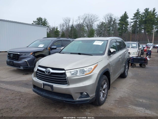 Toyota Highlander Xle V6 2014 5TDJKRFHXES048707 Image 2