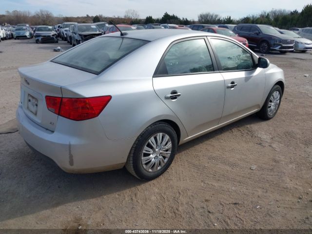 2013 KIA FORTE KNAFU4A21D5733203 Photo 3