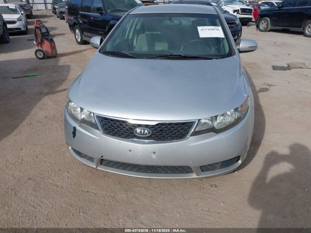 2013 KIA FORTE KNAFU4A21D5733203 Photo 5