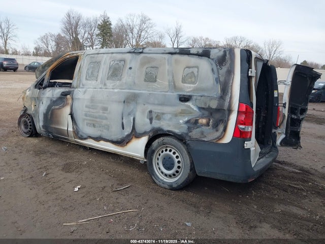 2022 MERCEDES-BENZ METRIS W1YV0CEYXN4194389 Photo 2