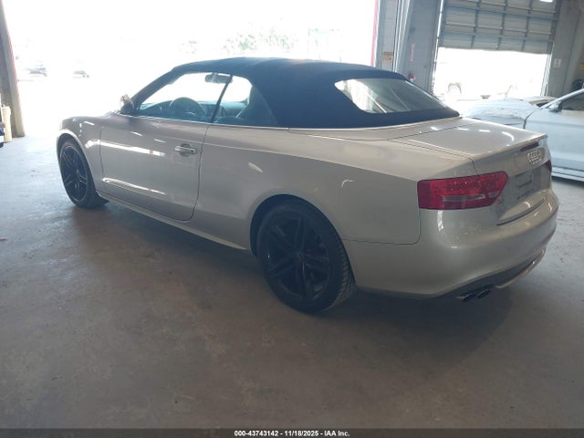 2010 AUDI S5 WAUCGAFH8AN013625 Photo 2