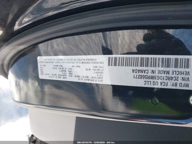 43743176 :رقم المزاد ، 2C4RC1DG9MR568271 vin ، 2021 Chrysler Voyager Lxi مزاد بيع