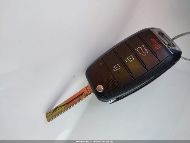 KNDJP3A53K7676125 KIA SOUL +