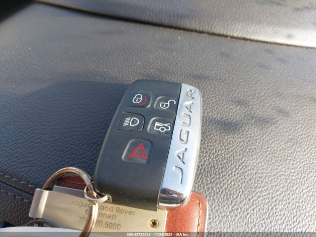 2016 JAGUAR XF SAJBE4BV7GCY07975 Photo 10