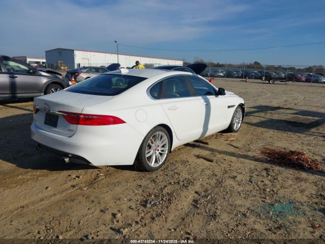 2016 JAGUAR XF SAJBE4BV7GCY07975 Photo 3