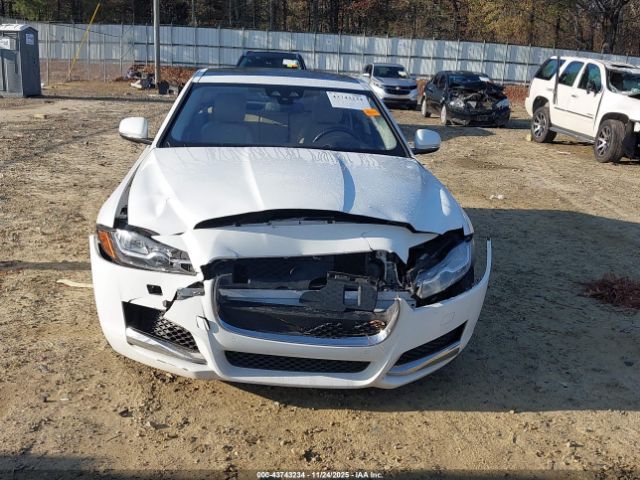 2016 JAGUAR XF SAJBE4BV7GCY07975 Photo 5