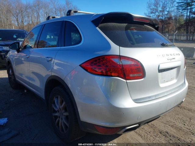2013 PORSCHE CAYENNE WP1AA2A28DLA11909 Photo 2
