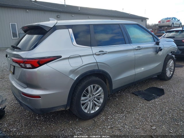 2023 MITSUBISHI OUTLANDER JA4J4TA8XPZ028161 Photo 3