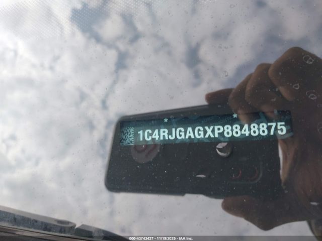 2023 JEEP GRAND CHEROKEE 1C4RJGAGXP8848875 Photo 8