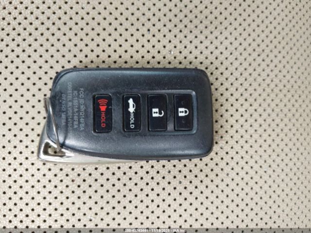 2016 LEXUS IS 200T JTHBA1D26G5015086 Photo 10