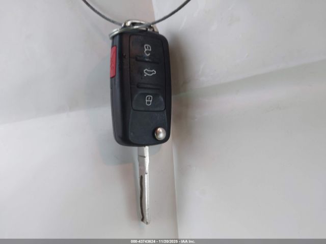 2015 VOLKSWAGEN EOS WVWBW8AH3FV002119 Photo 10